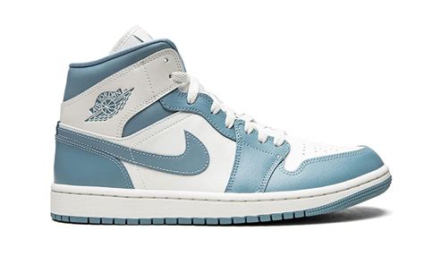 blauwe jordan 1 dames.